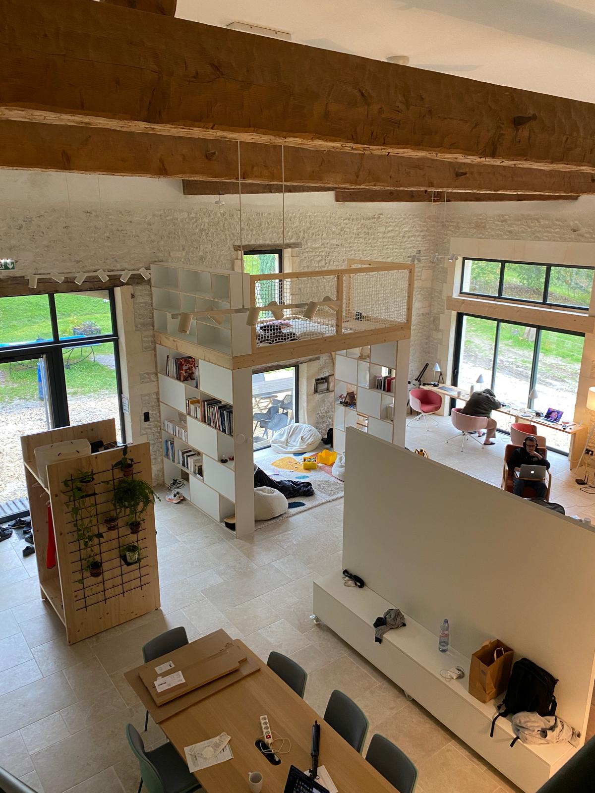Espace commun de coworking - La Maison des Créateurs